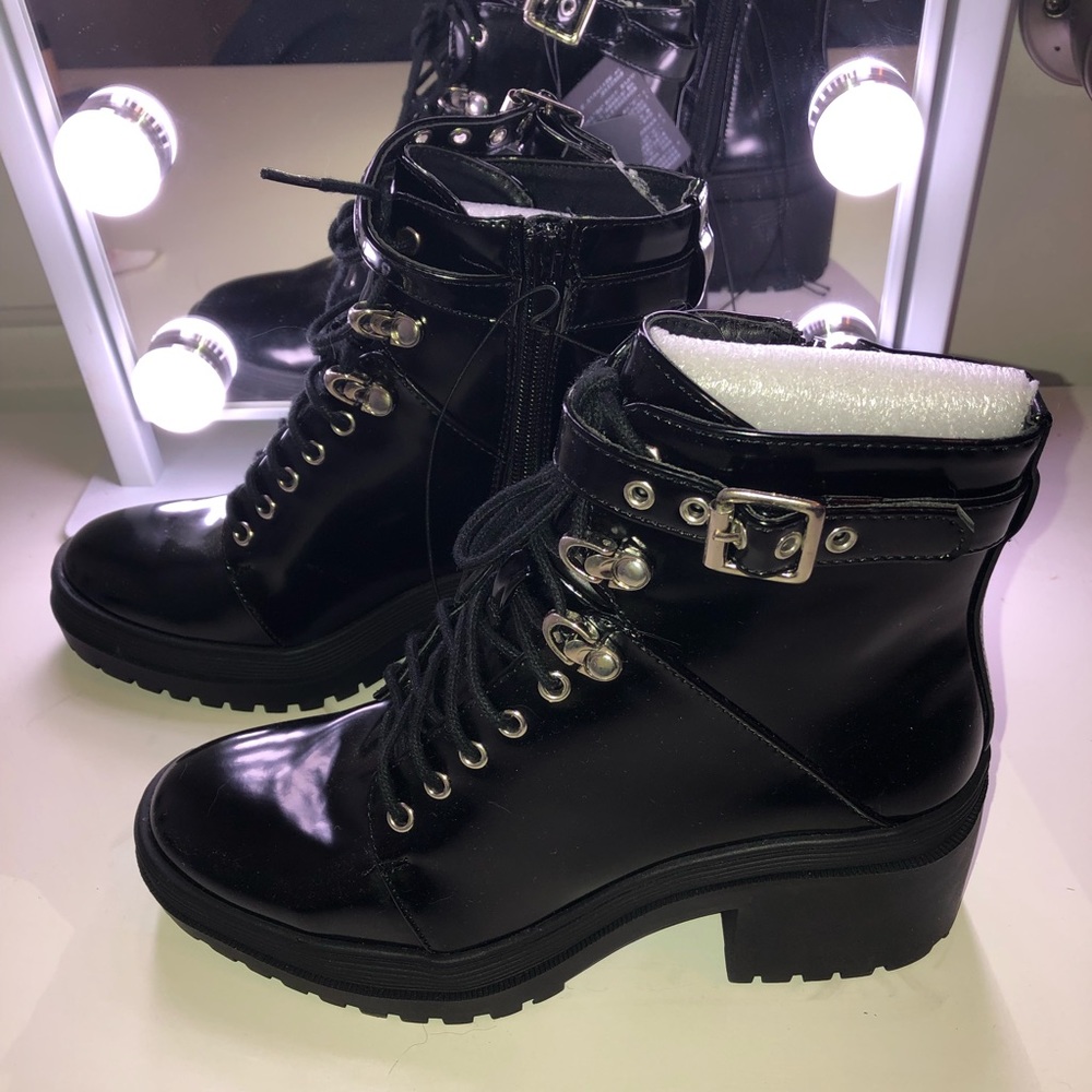 Combat boots